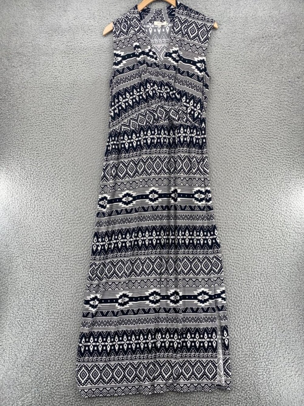 Halo Dress Womens Small Black White Tribal Aztec Sleeveless V Neck Midi Stretch